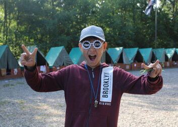 Letní stanový tábor Charity Příbram 2025: Pirátská banda vyplula za dobrodružstvím!